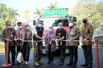 Gubernur Jawa Barat Ridwan Kamil secara simbolis melepas ekspor 20 ton teh senilai Rp614 juta ke Uni Emirat Arab