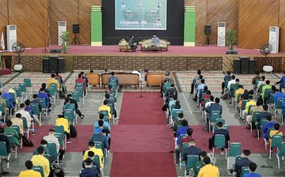 Gubernur Jawa Barat Ridwan menghadiri Musyawarah Nasional (Munas) BEM Seluruh Indoensia ke-XIV, di kampus Universitas Andalas Padang, Selasa (30/3/2021).