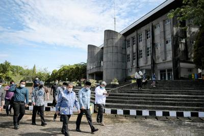 Gubernur Jawa Barat Ridwan menghadiri Musyawarah Nasional (Munas) BEM Seluruh Indoensia ke-XIV, di kampus Universitas Andalas Padang, Selasa (30/3/2021).