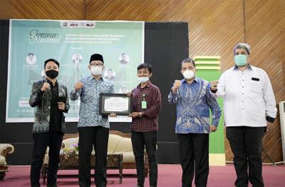 Gubernur Jawa Barat Ridwan menghadiri Musyawarah Nasional (Munas) BEM Seluruh Indoensia ke-XIV, di kampus Universitas Andalas Padang, Selasa (30/3/2021).