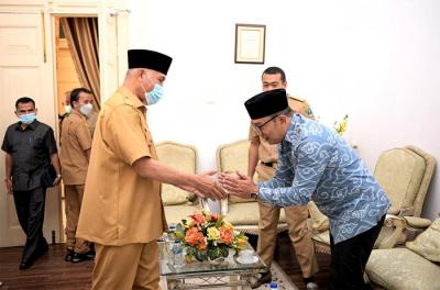 Pertemuan tersebut membahas potensi kerjasama di sejumlah bidang dalam rangka pembangunan di kedua provinsi tersebut.