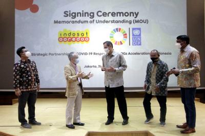 Percepatan pencapaian Tujuan Pembangunan Berkelanjutan (SDGs) di Indonesia, menggunakan teknologi digital inovatif.