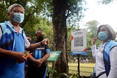 Kebun Binatang Surabaya (KBS) kini menyediakan QIRS sebagai alat pembayaran. Hal itu untuk memudahkan pengunjung dalam bertransaksi saat membeli tiket.