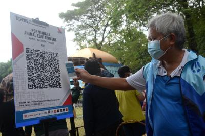 Kebun Binatang Surabaya (KBS) kini menyediakan QIRS sebagai alat pembayaran. Hal itu untuk memudahkan pengunjung dalam bertransaksi saat membeli tiket.
