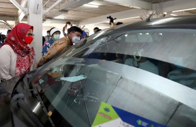 Sentra Vaksin Indonesia Bangkit telah melakukan suntik vaksin COVID-19 kepada sekitar 5.700 warga.