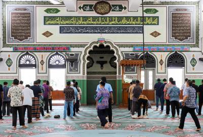 Pemerintah Provinsi DKI Jakarta mengizinkan warga Ibu Kota untuk melaksanakan shalat tarawih secara berjemaah selama bulan Ramadhan nanti.