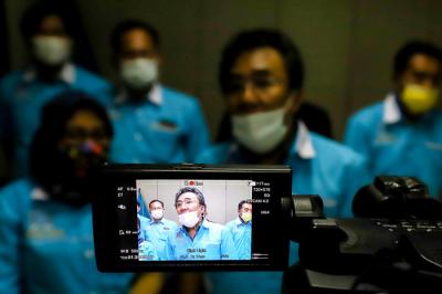 Ketua Umum Federasi Serikat Pekerja Bangunan dan Pekerjaan Umum (F-SP BPU) SPSI Hot Asi Simamora memberikan keterangan di Jakarta, Minggu (11/4/2021).