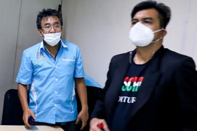 Ketua Umum Federasi Serikat Pekerja Bangunan dan Pekerjaan Umum (F-SP BPU) SPSI Hot Asi Simamora memberikan keterangan di Jakarta, Minggu (11/4/2021).