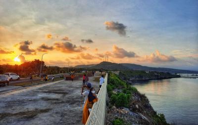 Suasana lokasi wisata baru Titik Nol Sulawesi atau Stop Area Mini Bira, Kabupaten Bulukumba, Sulawesi Selatan, Minggu (11/5/2021).