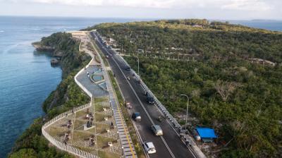 Suasana lokasi wisata baru Titik Nol Sulawesi atau Stop Area Mini Bira, Kabupaten Bulukumba, Sulawesi Selatan, Minggu (11/5/2021).