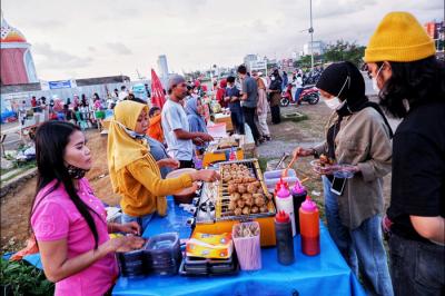 Masjid 99 Kubah Makassar akan menjadikan Makassar sebagai tujuan destinasi wisata alam hingga wisata religinya.