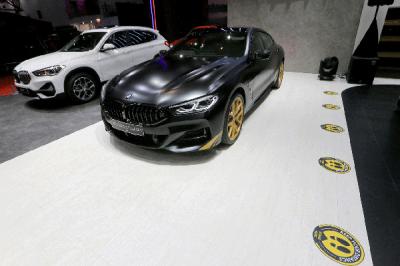 BMW Seri 8 Golden Thunder Edition hanya tersedia 1 unit untuk Indonesia.