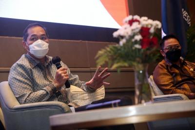 Talk show bertajuk Konsumen Berdaya Pulihkan Ekonomi Bangsa tersebut membahas tentang pentingnya perlindungan konsumen.