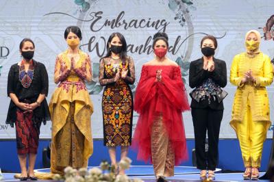 Penghargaan ini memberikan apresiasi kepada 21 perempuan cantik Indonesia dari berbagai bidang dan prestasi.