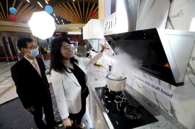 Peluncuran cooker hood nirsentuh JQG9031 di Mitra10 Kalimalang, Jakarta Timur, Sabtu (24/4/2021).