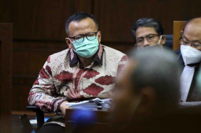 Terdakwa kasus suap izin ekspor benih lobster tahun 2020 Edhy Prabowo mengikuti sidang lanjutan di Pengadilan Tipikor, Jakarta, Rabu (28/4/2021).