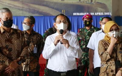 Bank Mandiri Taspen (Bank Mantap) memberikan santunan Jaminan Kecelakaan Kerja (JKK) dan Beasiswa kepada keluarga korban kru KRI Nanggala 402.