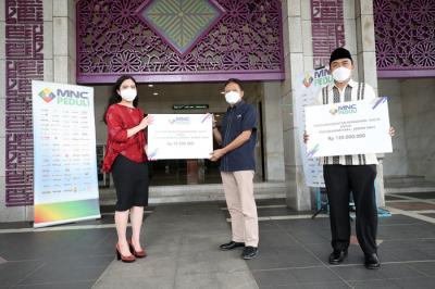 MNC Group melalui MNC Peduli menyerahkan Bantuan Dalam Rangka Bulan Ramadan kepada Masjid Bimantara dan Masjid Raudhatul Jannah RCTI.
