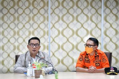 Gubernur Jabar Ridwan Kamil melakukan pertemuan dengan Ikatan Keluarga Alumni Pendidikan Tinggi Kepamongprajaan di Kantor Gubernur NTT, Sabtu (1/5/2021).
