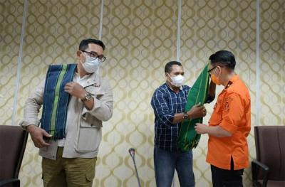 Gubernur Jabar Ridwan Kamil melakukan pertemuan dengan Ikatan Keluarga Alumni Pendidikan Tinggi Kepamongprajaan di Kantor Gubernur NTT, Sabtu (1/5/2021).