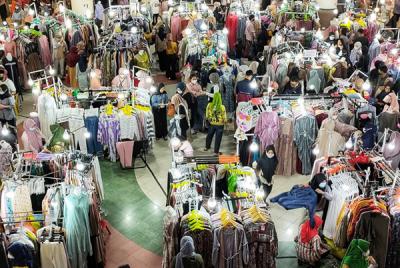Suasana pengunjung di Mall Panakukang Makassar, Sulawesi Selatan, Senin (3/5/2021).