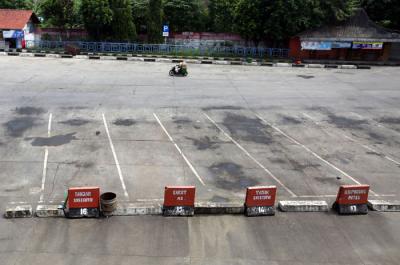 Suasana terminal Kampung Rambutan, Jakarta Timur, Kamis (6/5/2021).