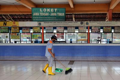 Suasana terminal Kampung Rambutan, Jakarta Timur, Kamis (6/5/2021).