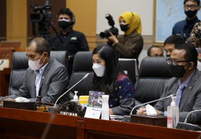 Rapat kerja membahas peristiwa KRI Nanggala 402 di Kompleks Parlemen, Senayan, Jakarta, Kamis (6/5/2021).