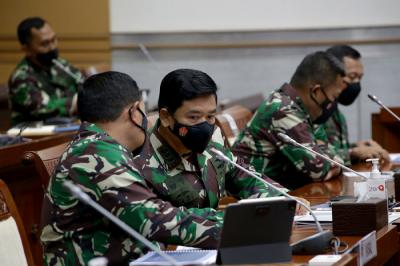 Rapat kerja membahas peristiwa KRI Nanggala 402 di Kompleks Parlemen, Senayan, Jakarta, Kamis (6/5/2021).