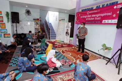 MNC Peduli dan Celebrities.id mengelar acara bakti sosial di Yayasan Al Kahfi, Jakarta Pusat, Jumat (7/5/2021).
