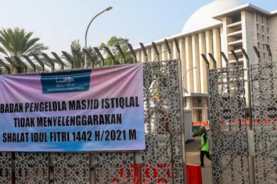 Suasana Masjid Istiqlal yang tidak menyelenggarakan shalat Idul Fitri 1442 H di Jakarta Pusat, Kamis (13/5/2021).