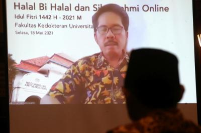 Suasana halal bihalal di Aula Fakultas Kedokteran (FK) Universitas Airlangga Surabaya, Jawa Timur, Selasa (18/5/2021).