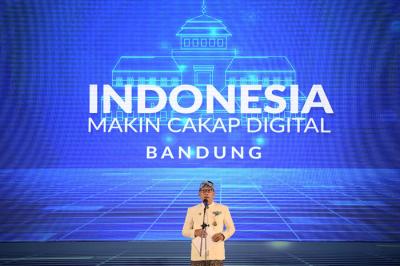 Gubernur Jabar Ridwan Kamil memberikan keynote speech pada Program Literasi Digital Nasional Indonesia Makin Cakap Digital 2021, di Bandung, Kamis (20/5/2021).