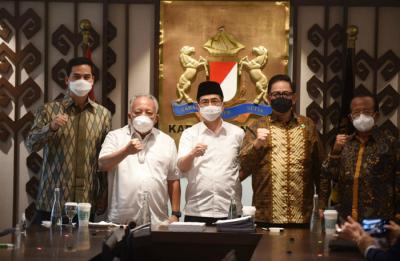 Arsjad Rasjid mendaftarkan diri menjadi calon Ketua Umum Kamar Dagang dan Industri Indonesia periode 2021-2026 di Jakarta, Senin (24/5/2021).