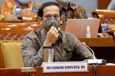 Mendikbud Ristek Nadiem Makarim saat menghadiri rapat kerja dengan Komisi X di Nusantara I, Kompleks Parlemen MPR/DPR DPD, Senayan, Jakarta, Selasa (25/5/2021).