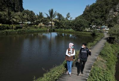 Kader Jaminan Kesehatan Nasional â€“ Kartu Indonesia Sehat memberikan sosialisasi layanan berbasis Digital di Kabupaten Maros, Rabu (26/5/2021).