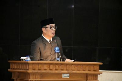 Gubernur Jabar Ridwan Kamil menghadiri Rapat Paripurna DPRD di Ruang Sidang DPRD Jabar, Jumat (28/5/2021).