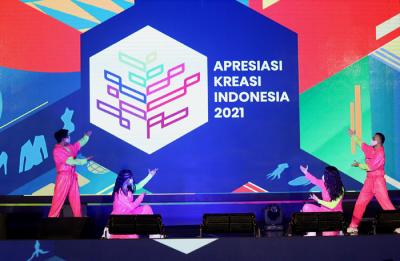 Menparekraf Sandiaga Salahuddin Uno menyampaikan pidato saat peluncuran Apresiasi Kreasi Indonesia 2021 di Jakarta, Jumat (28/5/2021).