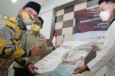 Pembukaan Pameran Foto dan Pelantikan Pengurus PFI Tangerang di Gedung KNPI, Kota Tangerang, Sabtu (29/5/2021).