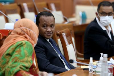 Menteri Investasi/Kepala BKPM Bahlil Lahadalia mengikuti Rapat Kerja Perdana dengan Komisi VI DPR di Kompleks Parlemen, Jakarta, Senin (31/5/2021).