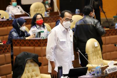 Menteri Perhubungan Budi Karya Sumadi mengikuti Rapat Kerja dengan Komisi V DPR di Kompleks Parlemen Senayan, Jakarta, Rabu (2/6/2021).