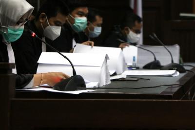 Terdakwa Mantan Direktur Teknik dan Pengelolaan Armada PT Garuda Indonesia Hadinoto Soedigno menjalani sidang tuntutan di Pengadilan Tipikor, Kamis (3/6/2021).