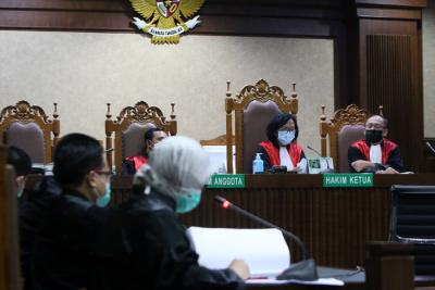 Terdakwa Mantan Direktur Teknik dan Pengelolaan Armada PT Garuda Indonesia Hadinoto Soedigno menjalani sidang tuntutan di Pengadilan Tipikor, Kamis (3/6/2021).