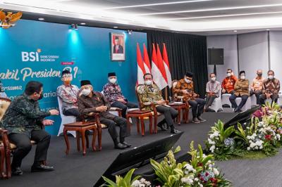 Silaturahmi Wakil Presiden Republik Indonesia bersama Masyarakat Ekonomi Syariah (MES) di kantor Bank Syariah Indonesia, The Tower Jakarta, Jumat (4/6/2021).