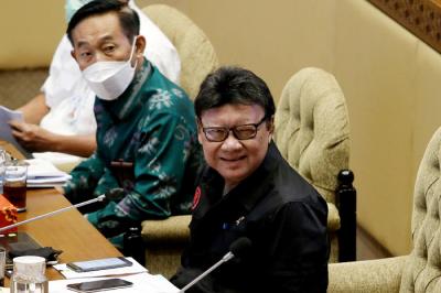 Menpan RB Tjahjo Kumolo saat mengikuti rapat kerja dengan Komisi II DPR di Kompleks Parlemen, Senayan, Jakarta, Selasa (8/6/2021).