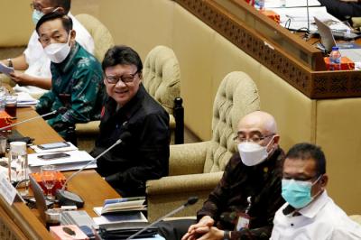 Menpan RB Tjahjo Kumolo saat mengikuti rapat kerja dengan Komisi II DPR di Kompleks Parlemen, Senayan, Jakarta, Selasa (8/6/2021).