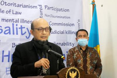 Penyidik Komisi Pemberantasan Korupsi (KPK) Novel Baswedan memberikan keterangan kepada wartawan di Kantor Komnas HAM, Jakarta, Selasa (8/6/2021).