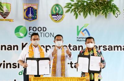 Kerja sama BUMD PT Kampung Makmur Sumedang dengan PT Food Station Tjipinang Jaya dan Perumda Pasar Jaya Pemda Provinsi DKI Jakarta, Jumat (11/6/2021).