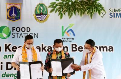 Kerja sama BUMD PT Kampung Makmur Sumedang dengan PT Food Station Tjipinang Jaya dan Perumda Pasar Jaya Pemda Provinsi DKI Jakarta, Jumat (11/6/2021).