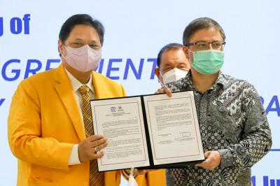 Partai Golkar bekerjasama dengan Partai Presiden Rusia Vladimir Putin secara virtual itu dalam bidang politik, ekonomi dan pendidikan.